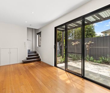 2 Bedroom Townhouse – Contemporary Living With Everything at Your D... - Photo 5