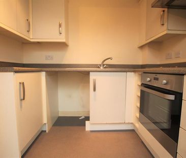 2 bedroom Flat To Let - Photo 4