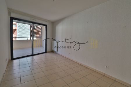 NIMES RUE HENRI ESPERANDIEU PROCHE JEAN JAURES P3 + TERRASSE DE 30 M² + GARAGE - Photo 2