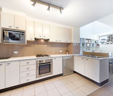 Fully Furnished | Split Level | Waterfront Estate - Photo 5