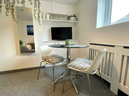 Somerset Road, BOURNEMOUTH - Photo 2