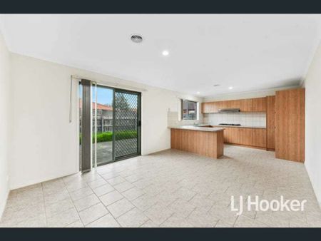 1 Greythorne Court, Narre Warren VIC - Photo 4