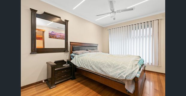 Fully Furnished One-Bedroom Retreat in Prime Laverton Location! APPLICATIONS NOW OPEN - Photo 1