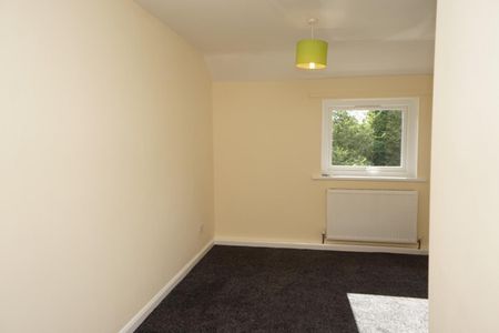 2 bedroom House To Let - Photo 3