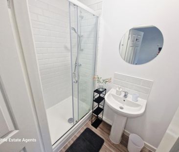 1 bedroom in a house share to rent - Photo 6