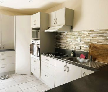 Close to the Hospital - Photo 2