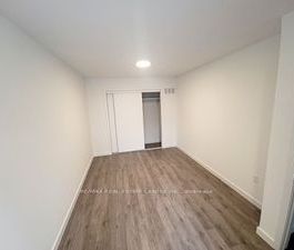 Townhouse For Lease | X8121844 - Photo 2