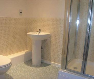 Lock, The Decks, WA7 - Photo 6