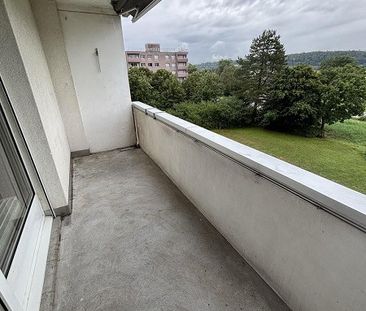 4.5-Zimmer-Wohnung mit Weitblick - zentral & modern - Photo 4