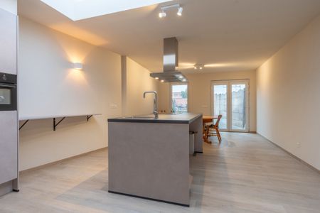 Stadswoning met 3 slpk's, tuin en dubbele garage te Turnhout - Photo 4