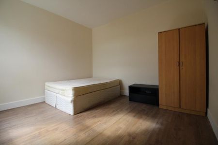 4 bedroom terraced house to rent - Photo 5