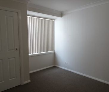 SPACIOUS FREESTANDING VILLA - Photo 3