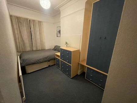 5 bedroom terraced house to rent - Photo 3