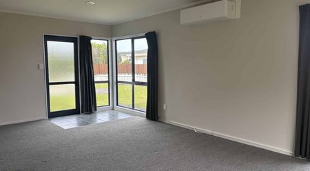 Spacious Family Home in Prime Ohope Location - Photo 2