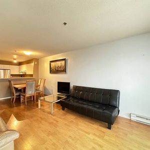 Richmond Furnished One Bedroom condo for rent - Photo 2