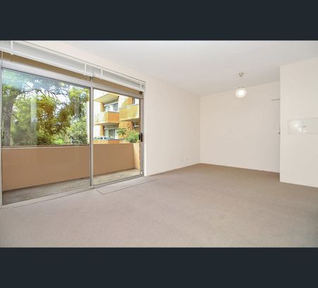 4/4-6 Park Avenue, Westmead, NSW 2145 - Photo 2