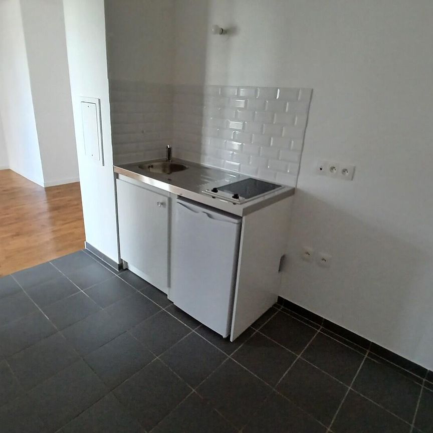 location Appartement T1 DE 30.1m² À ASNIERES - Photo 1