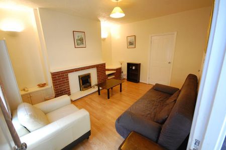 2 bedroom terraced house to rent - Photo 3
