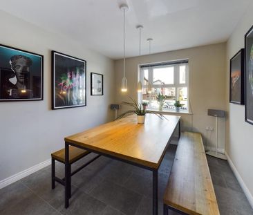 4 bedroom semi-detached house to rent - Photo 4