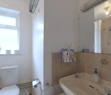 1 Bedroom , - Photo 6