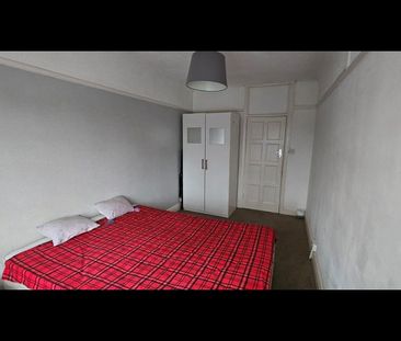 2 Bed Flat, Lampton Road, TW3 - Photo 4