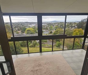 Spacious Family Home in Totara Vale ready for you - Photo 4