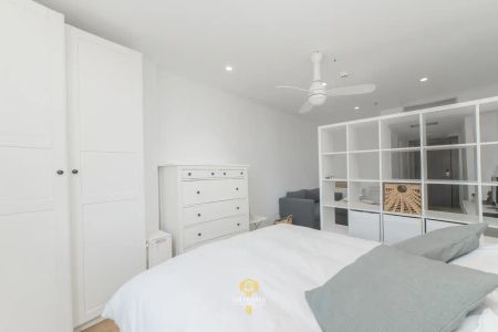 Piso de alquiler en Calle de Almagro, Almagro - Photo 3