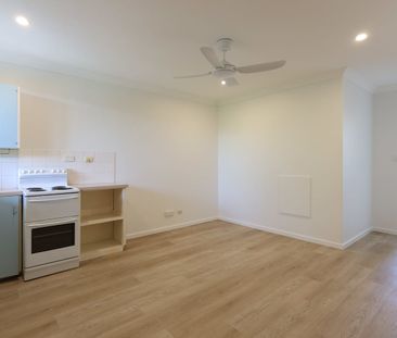 COZY ONE BEDROOM UNIT NEAR PARK BEACH PLAZA - Photo 4