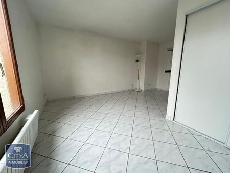 Location Appartement 1 pièce 28m² LE PERRAY EN YVELINES 78610 - Photo 4