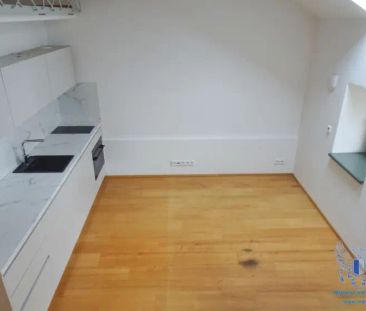 Pronájem atypického 1+kk s galerií - Fotografie 1