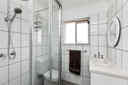 Fully Furnished with Fantastic views overlooking the race course! - Photo 5