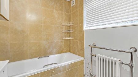 Taybridge Road, SW11 - Photo 3
