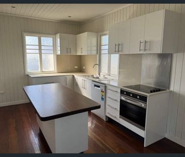 Comfortable Family Home in Silkstone - Photo 5