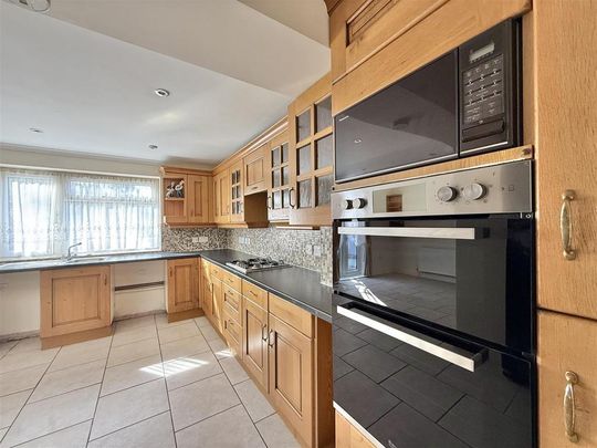 3 bedroom semi-detached house to rent - Photo 1