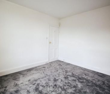 3 bedroom end of terrace house to rent - Photo 4