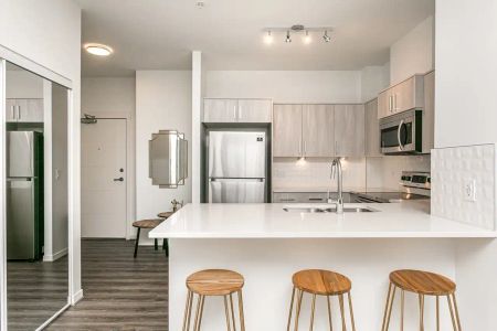The Hat at Five Corners — 3 Bedroom - Photo 2