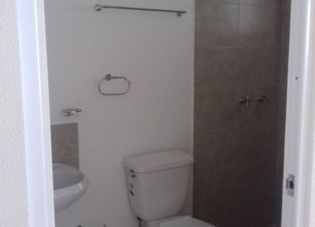 Casa en renta 3 Cantos, 3 recamaras una en PB, condominio con alberca Querétaro - Photo 4