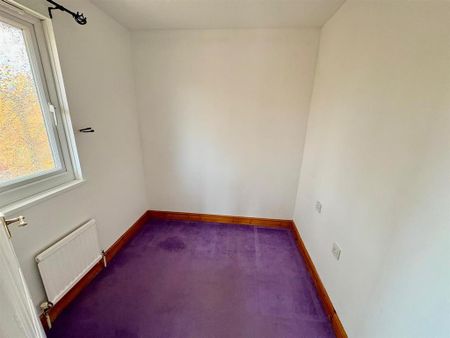 4 bedroom detached house to rent - Photo 4