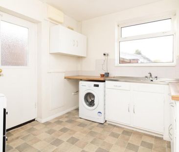 2 bedroom semi-detached house to rent - Photo 6