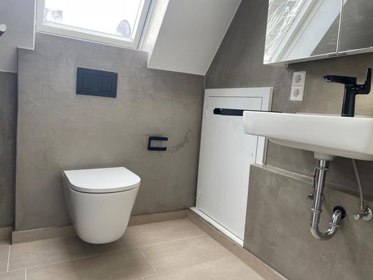 Frisch sanierte 1,5 Zimmerwohnung in zentraler Lage in Bad Cannstatt - Photo 1