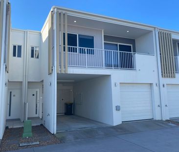 Modern low maintenance living right near the beach - Photo 5