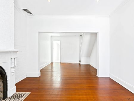 Victorian terrace with a separate studio - Photo 3