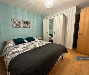 1 bedroom in a flat share to rent - Photo 1