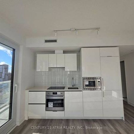 BRAND NEW NEVER LIVED IN 2 BEDS 2 BATHS CORNER UNIT - Photo 3