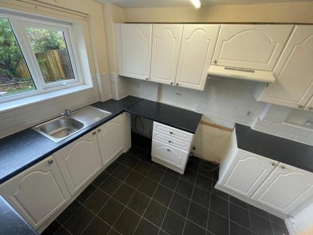 2 bedroom semi-detached house to rent - Photo 5