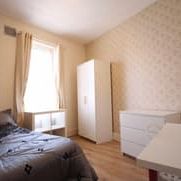 8 Bed - 30 Brudenell Avenue, Hyde Park, Leeds - LS6 1HD - Student - Photo 1