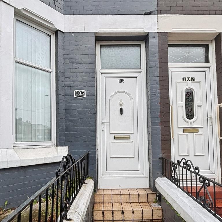 4 bedroom terraced house to rent - Photo 1