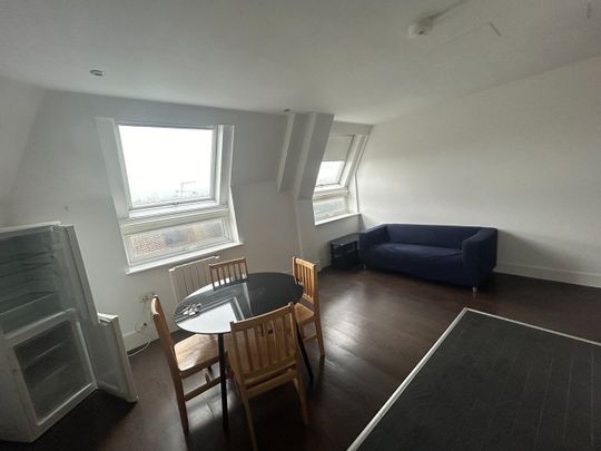 2 Bed Flat, Woodpark Court, HA3 - Photo 1