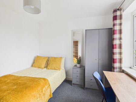 6 bedroom terraced house to rent - Photo 4