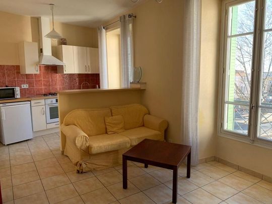 Location Appartement 3 pièces 37m² AUBENAS 07200 - Photo 1